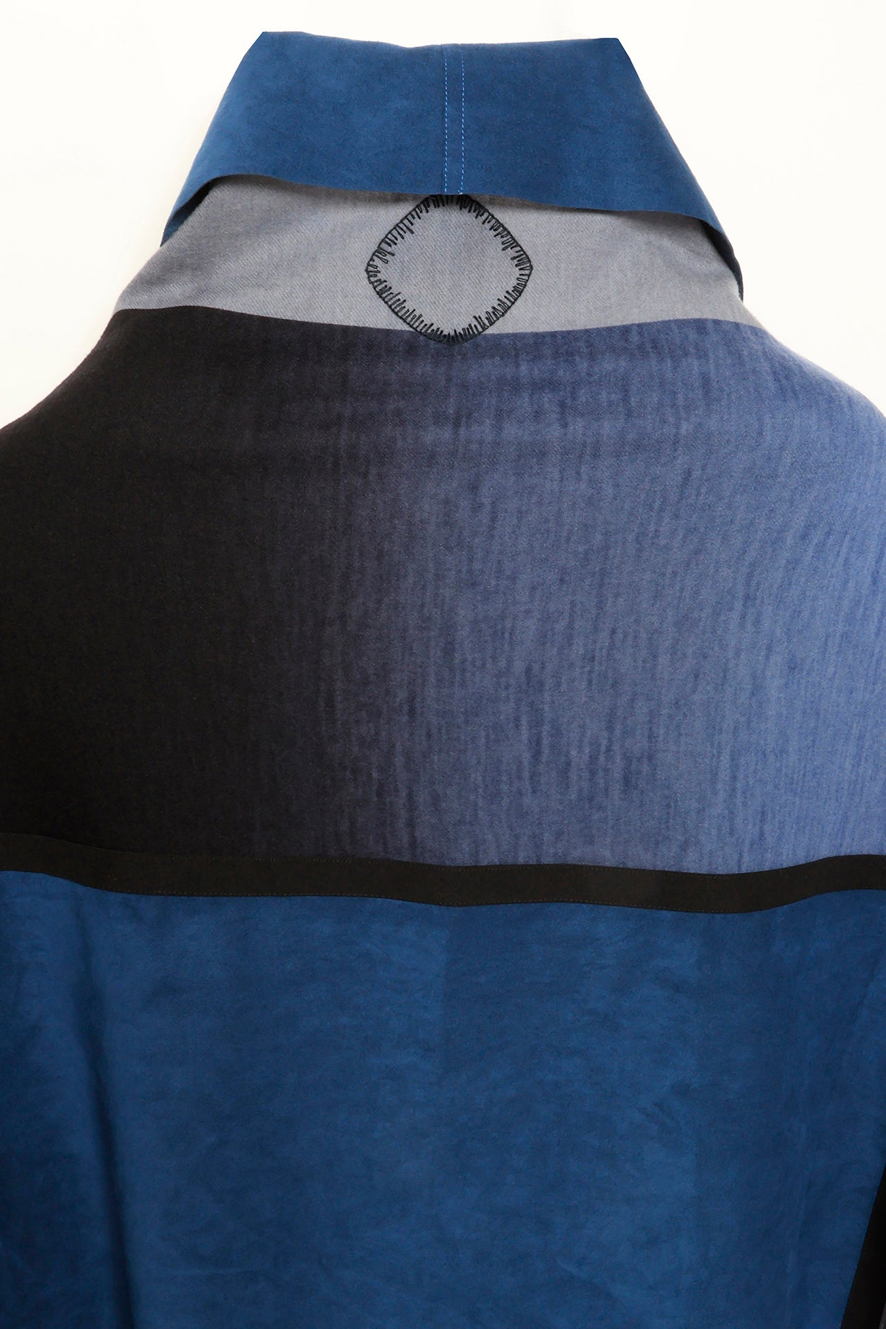 HYBRID PONCHO［WOOL × Ultrasuede® LX］