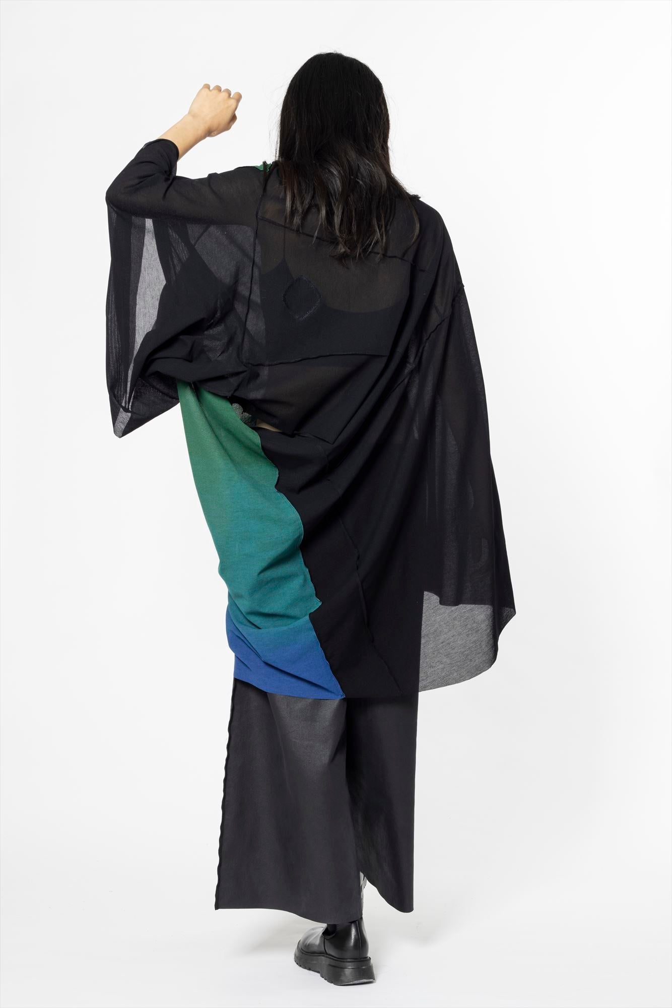 有松絞りリメイク　w切り替えテントラインワンピース青と黒の幾何学模様 3 WAYS HOODED ONE PIECE［COTTON］ DOUBLE GRADATION – MICHAIL